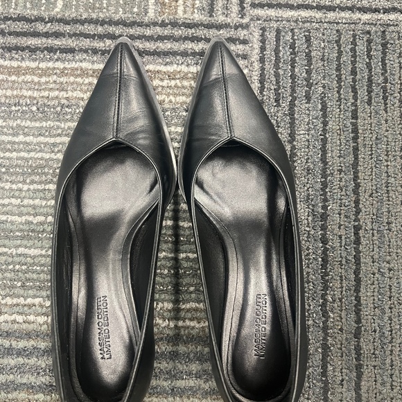 Massimo Dutti heeled shoes - limited edition - Picture 1 of 5